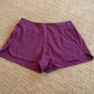 Lululemon &go Endeavor shorts in Red Grape size 6